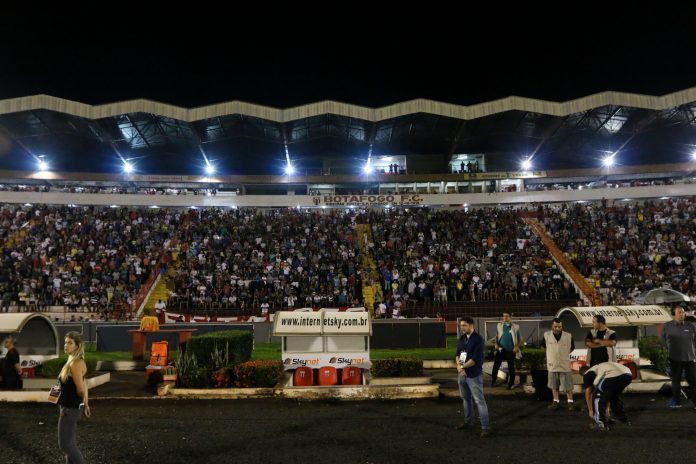 Estádio Santa Cruz recebeu grandes públicos durante a Copa São Paulo de 2018 (Foto: Rogério Moroti/Agência Botafogo)