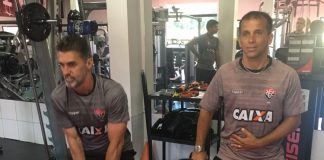 Vagner Mancini e Péricles Machado treinando na academia do Vitória (Foto: Divulgação)